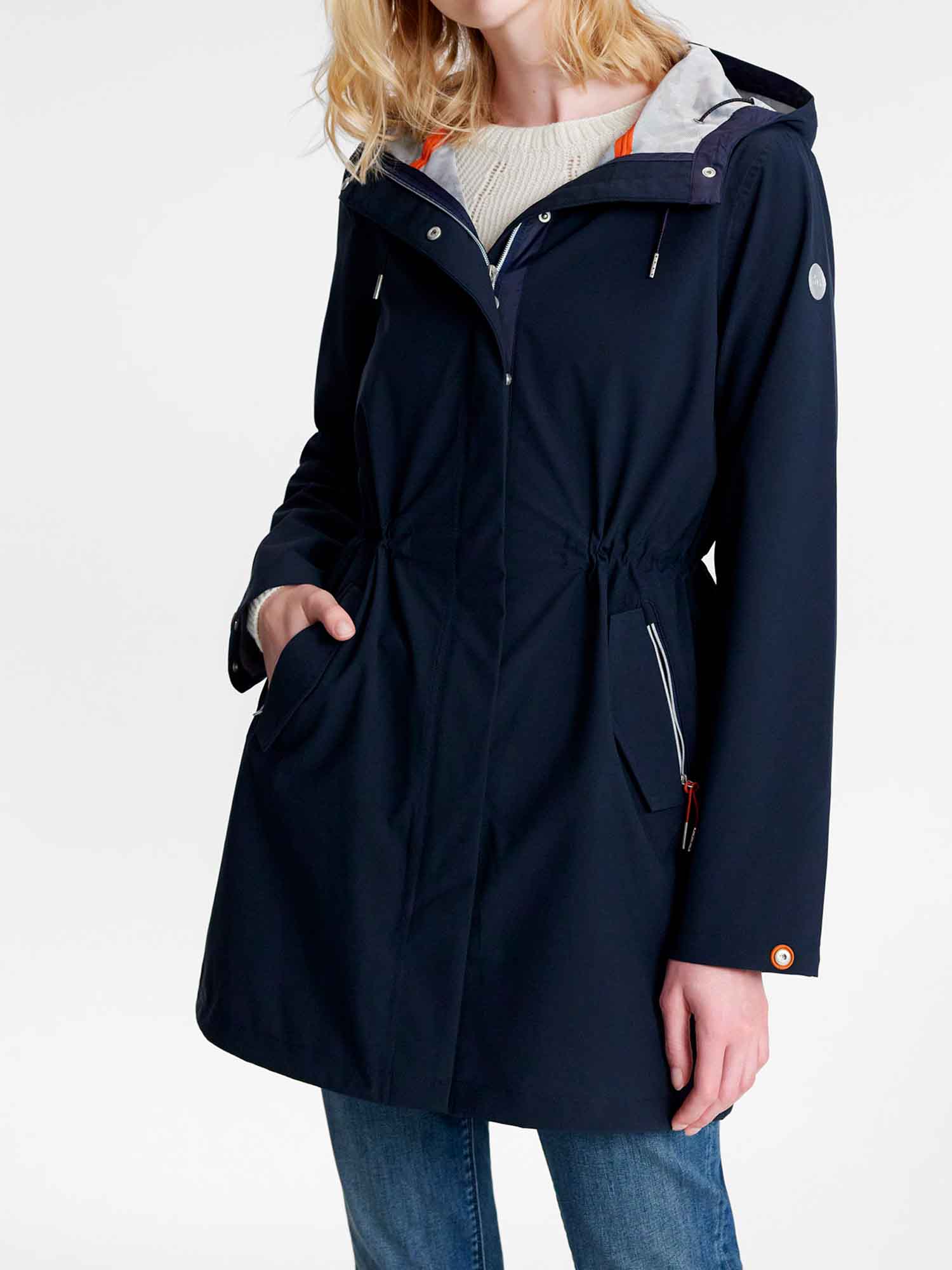 parka-femme-impermeable-avec-capuche-158pln.jpg