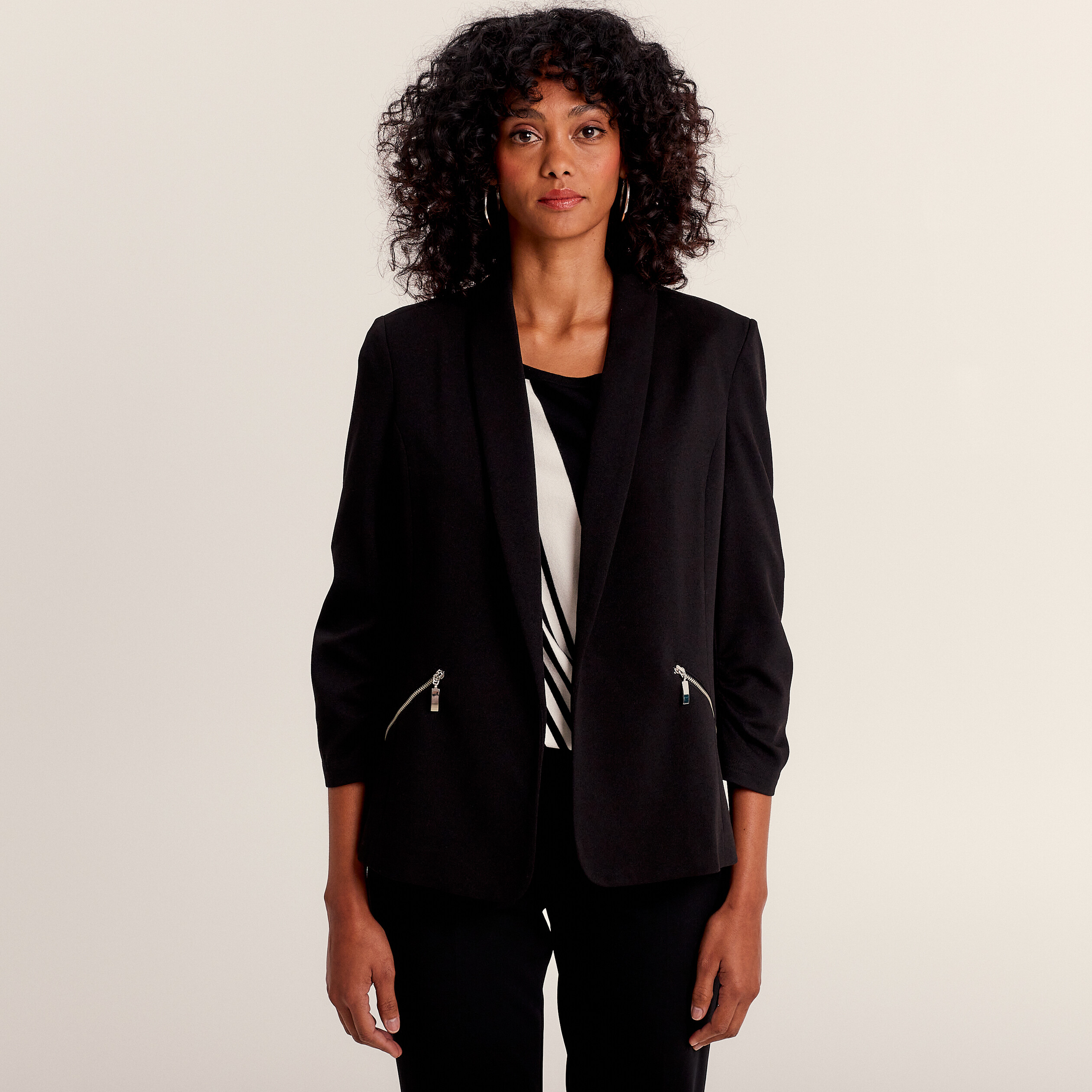 veste-noire-femme-356qdr-1.jpg